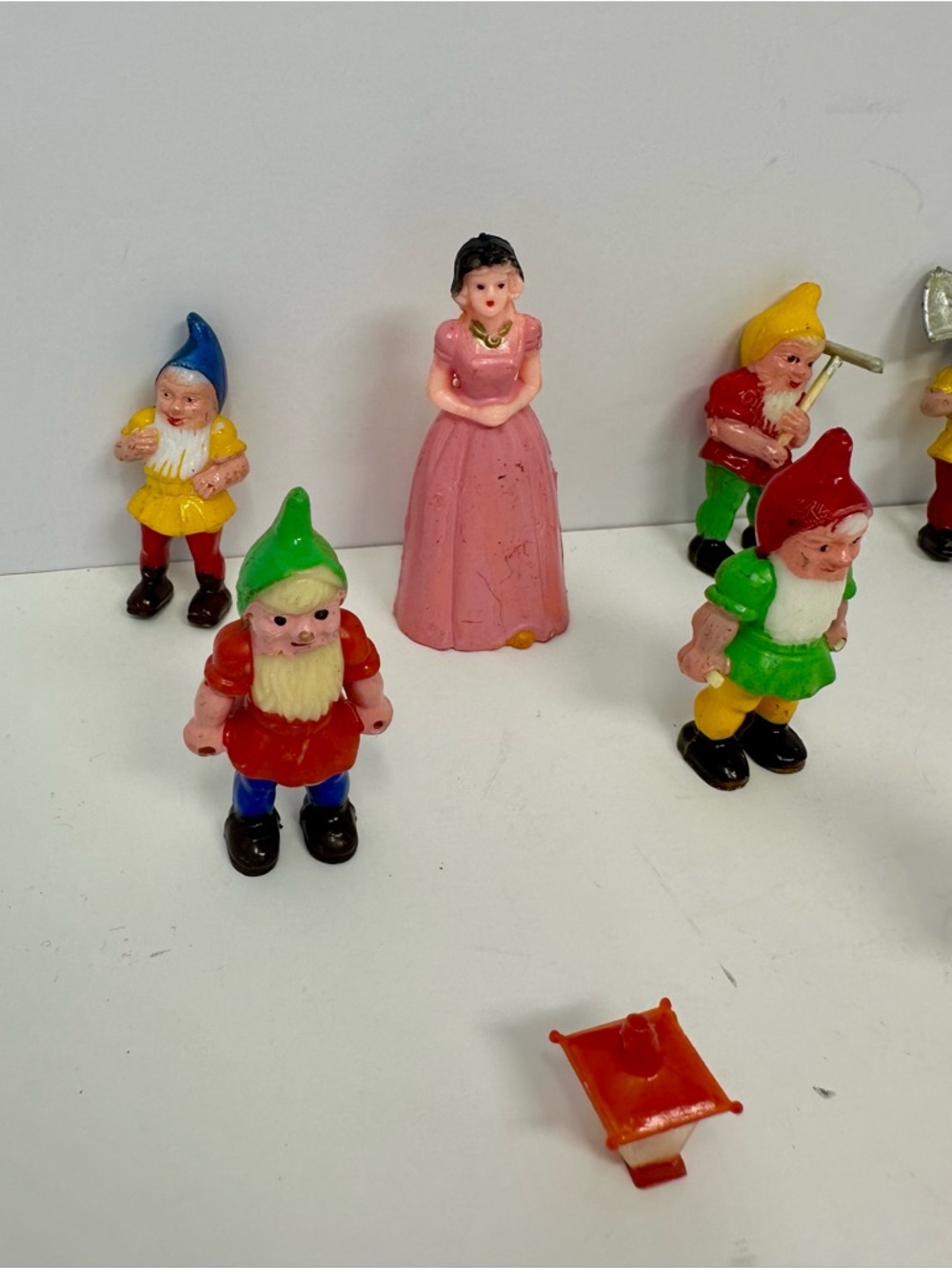 Vintage Cake Topper Snow‎ White and  the Seven Dwarfs Set Figures A0 - Picture 2 of 4